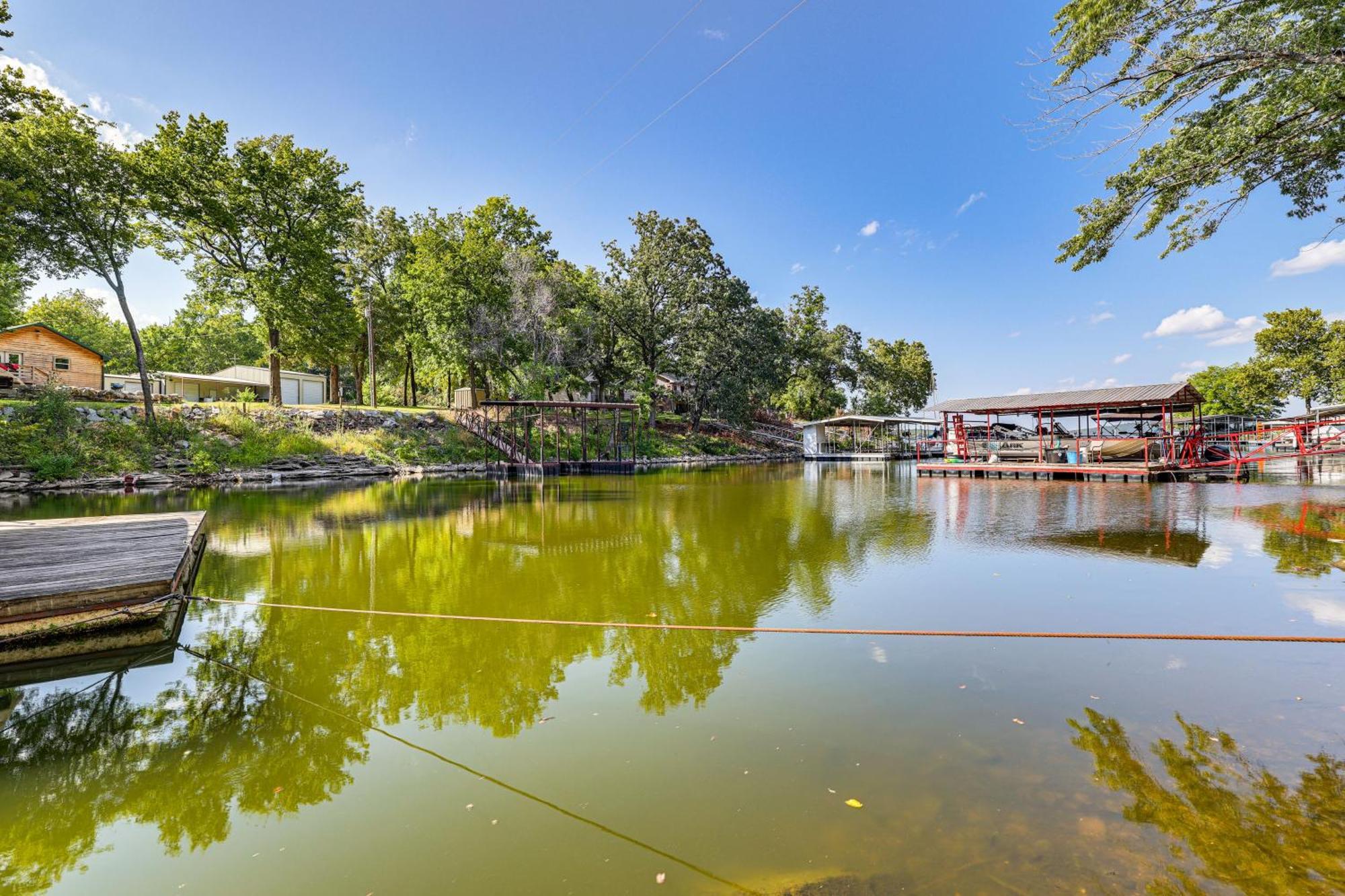 Grove Lakefront Cabin With Water And Dock Access! Buitenkant foto