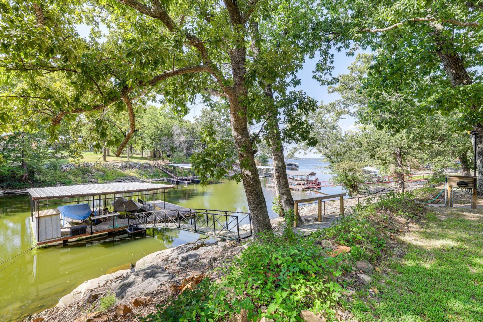 Grove Lakefront Cabin With Water And Dock Access! Buitenkant foto