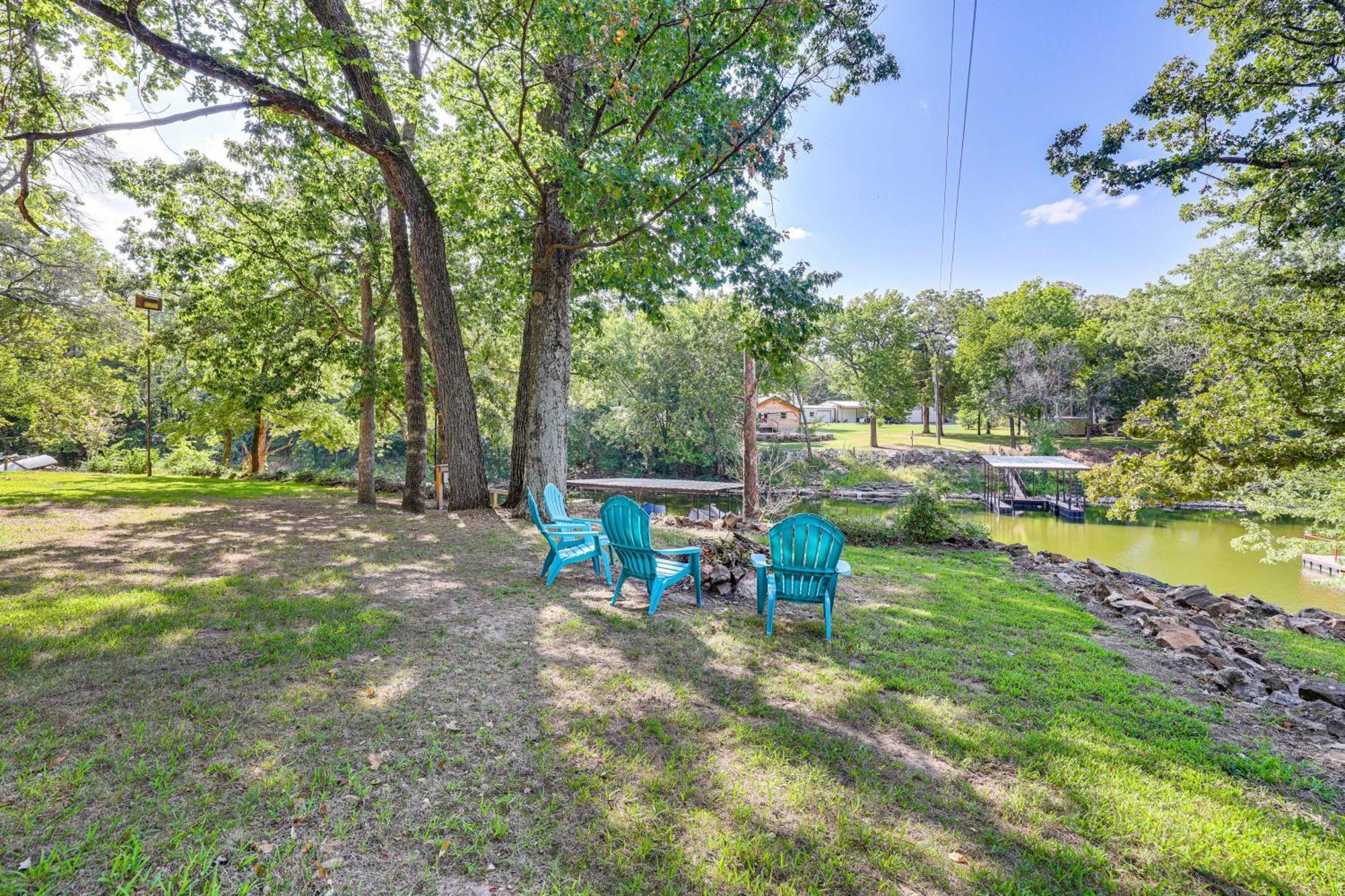 Grove Lakefront Cabin With Water And Dock Access! Buitenkant foto